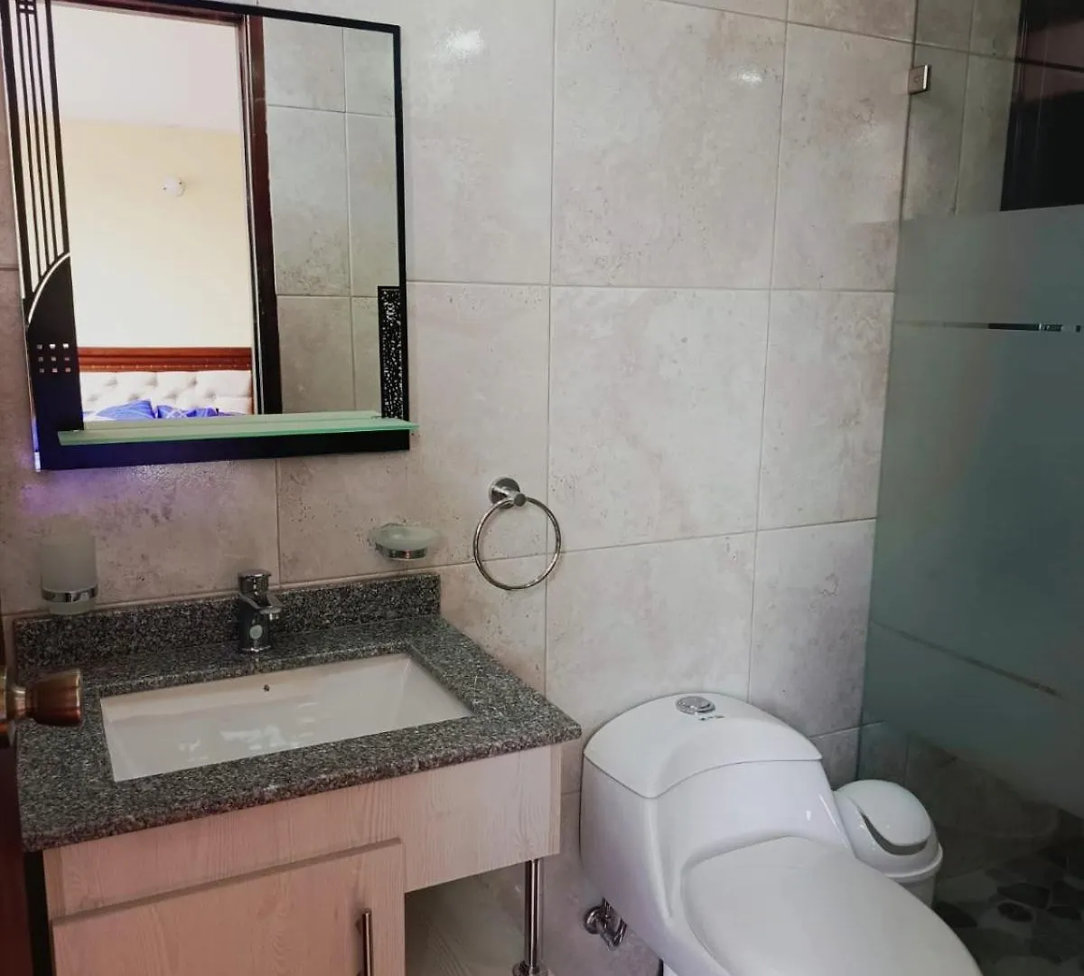 Apartment Full Equipped Department Close To American Embassy And Solca Quito